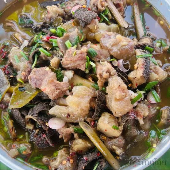 ต้มแซบ